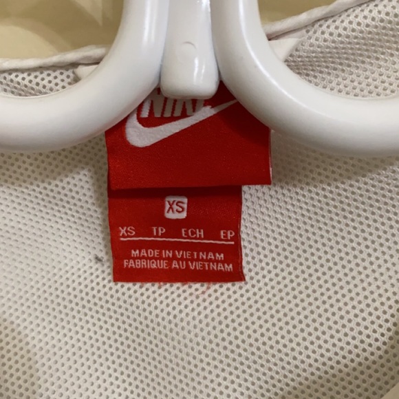 Nike jacket - Picture 2 of 2